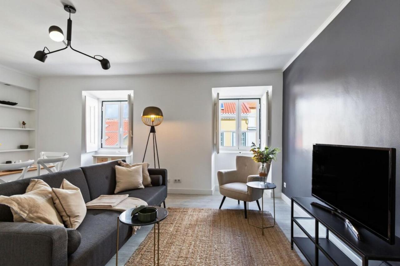 Stunning 2 Bedroom Apartment Near Belem Lisbon Bagian luar foto